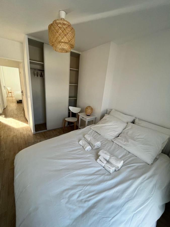 Modern And Bright Apartment Near Paris Ла-Курнёв Экстерьер фото