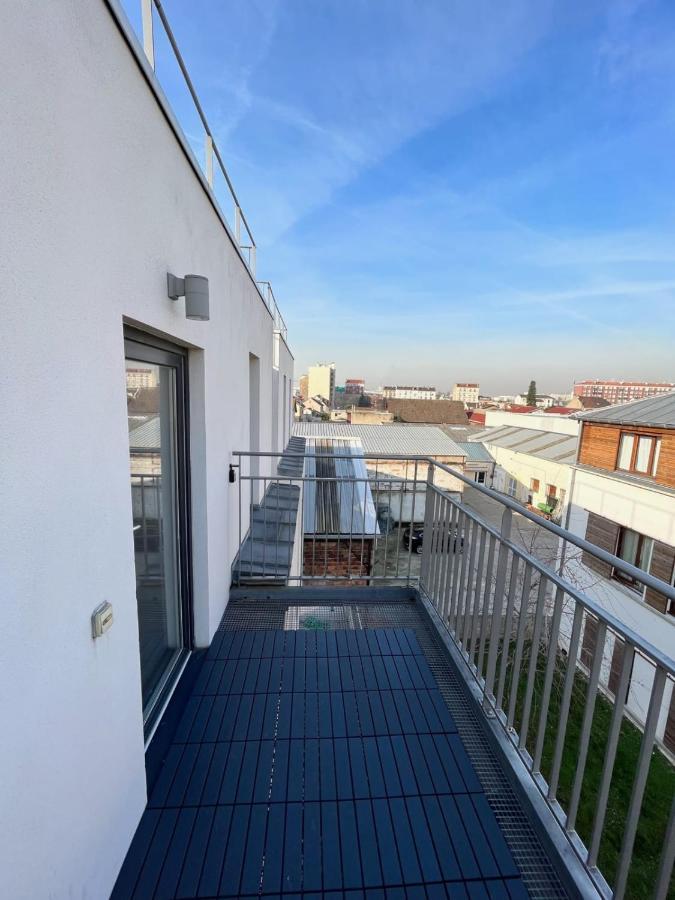 Modern And Bright Apartment Near Paris Ла-Курнёв Экстерьер фото